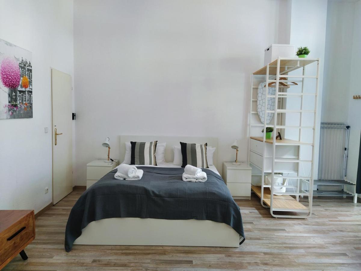 Cozy Studio In Friedrichshain, 4 Quiet Guests Only Berlino Esterno foto